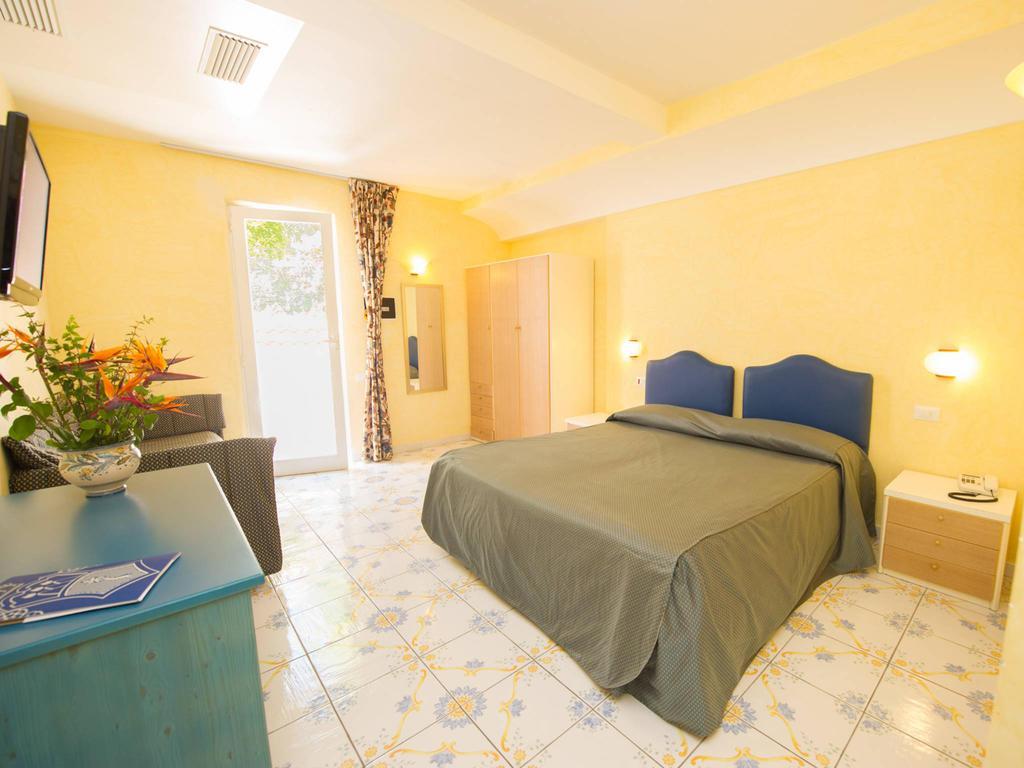 Hotel L'Approdo Casamicciola Terme Bagian luar foto