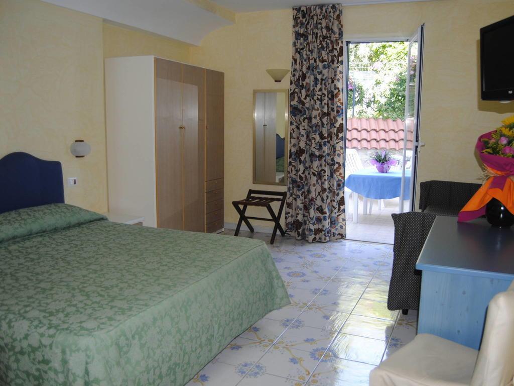 Hotel L'Approdo Casamicciola Terme Bagian luar foto